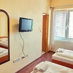 Fox Guest house Nemsova