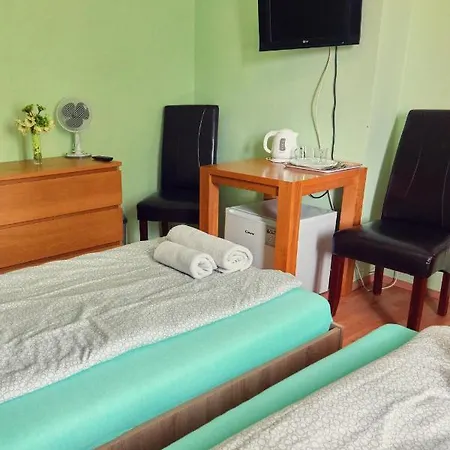 Fox Pensionat Nemšová